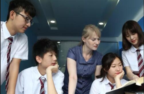 �Ϻ�����ѧУ���ʸ��пγ�����