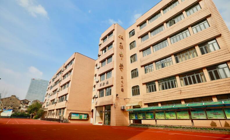 �Ϻ��б�����ѧ������ַ��΢�Ź��ں�